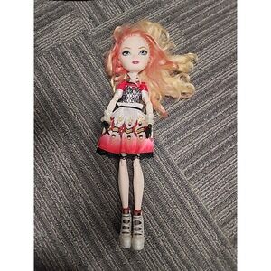 EVER AFTER HIGH HAT TASTIC‎ PARTY APPLE WHITE DOLL